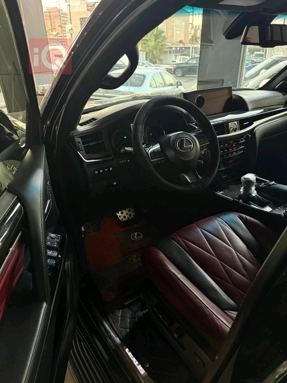 لێکزس LX